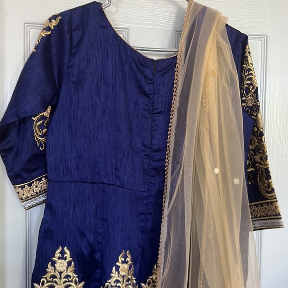 Brand new wedding of bridal dress . Comes with dupatta . - Picture 6 of 7